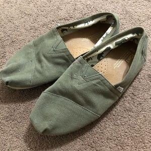 Toms size 11.5